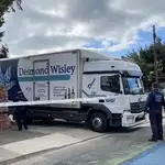 El camión estrellado contra la verja de entrada a la embajada rusa en Dublín, Irlanda