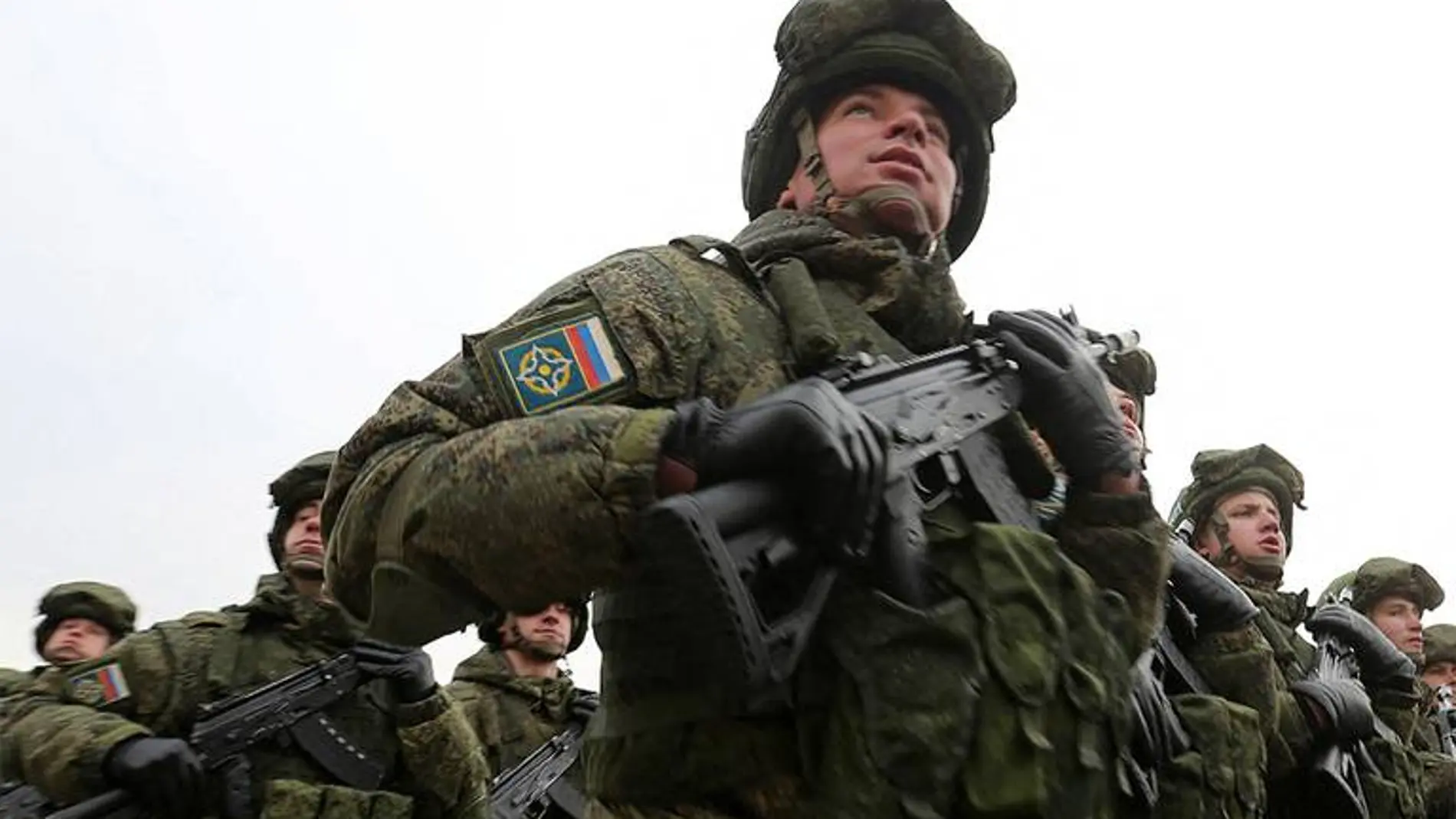 Tropas rusas enviadas a Ucrania por órdenes del presidente Vladimir Putin