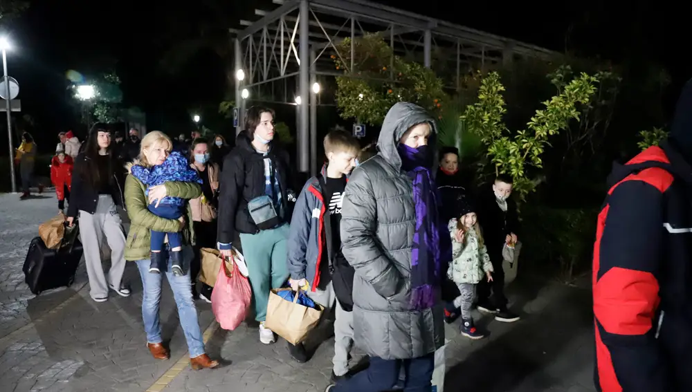 Llegada a Málaga 47 ucranianos recogidos en su país gracias a la iniciativa de un empresario que fletó un autobús. Álex Zea / Europa Press