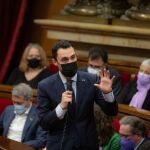 El conseller de Empresa y Trabajo de la Generalitat, Roger Torrent, en la sesión de control en el Parlament DAVID ZORRAKINO - EUROPA PRESS 09/03/2022