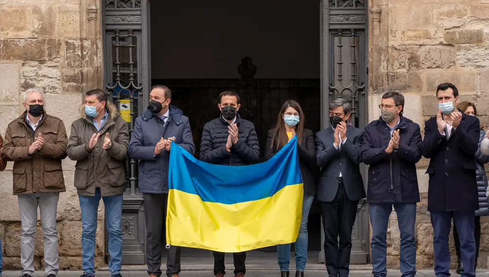 Concentración en la Diputación de Valladolid en contra de la guerra en Ucrania
