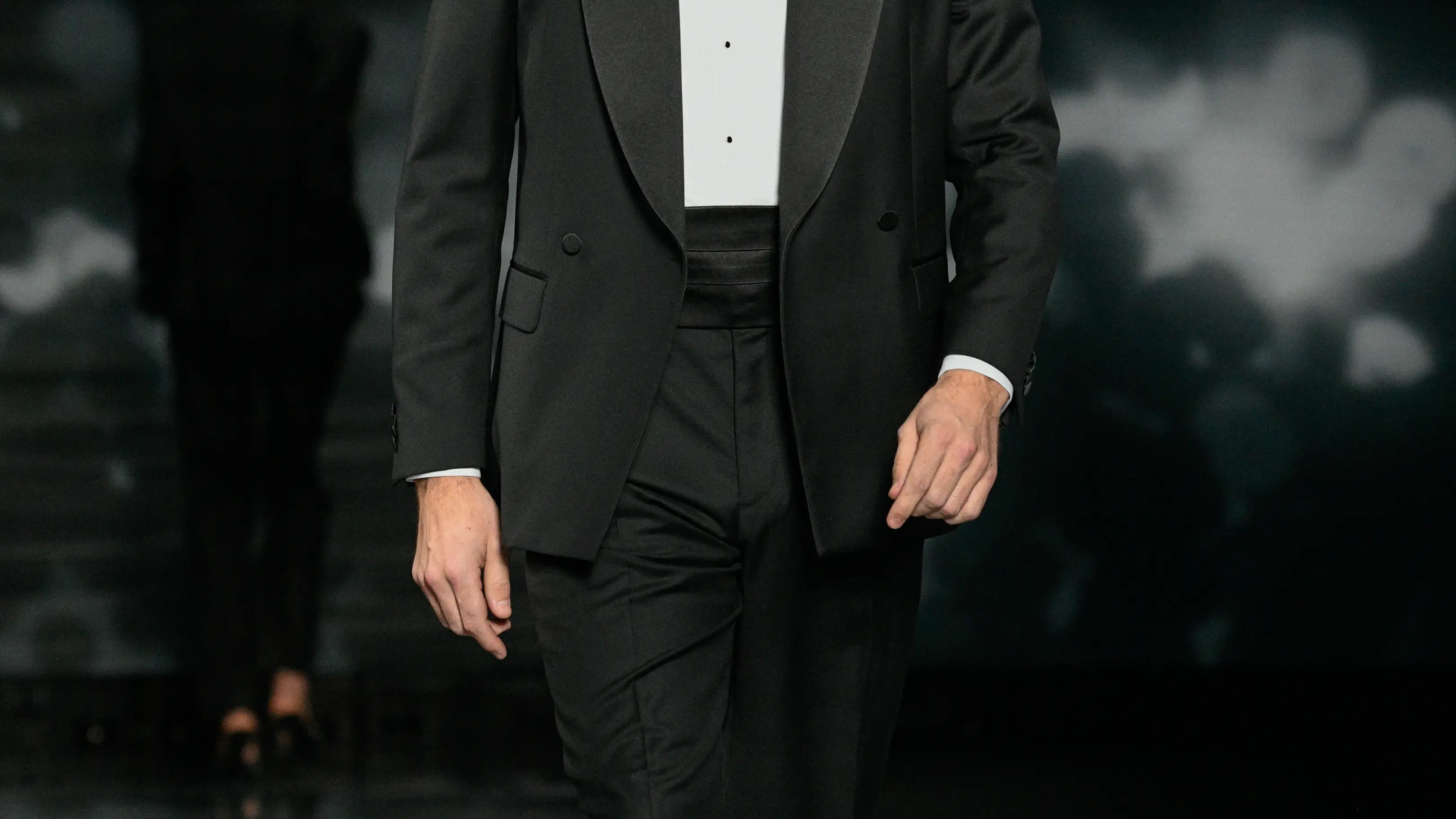 El modelo Beltrán Lozano desfila para Pedro del Hierro durante la Mercedes Benz Fashion Week celebrada en Ifema, a 10 de marzo de 2022, en Madrid (España).