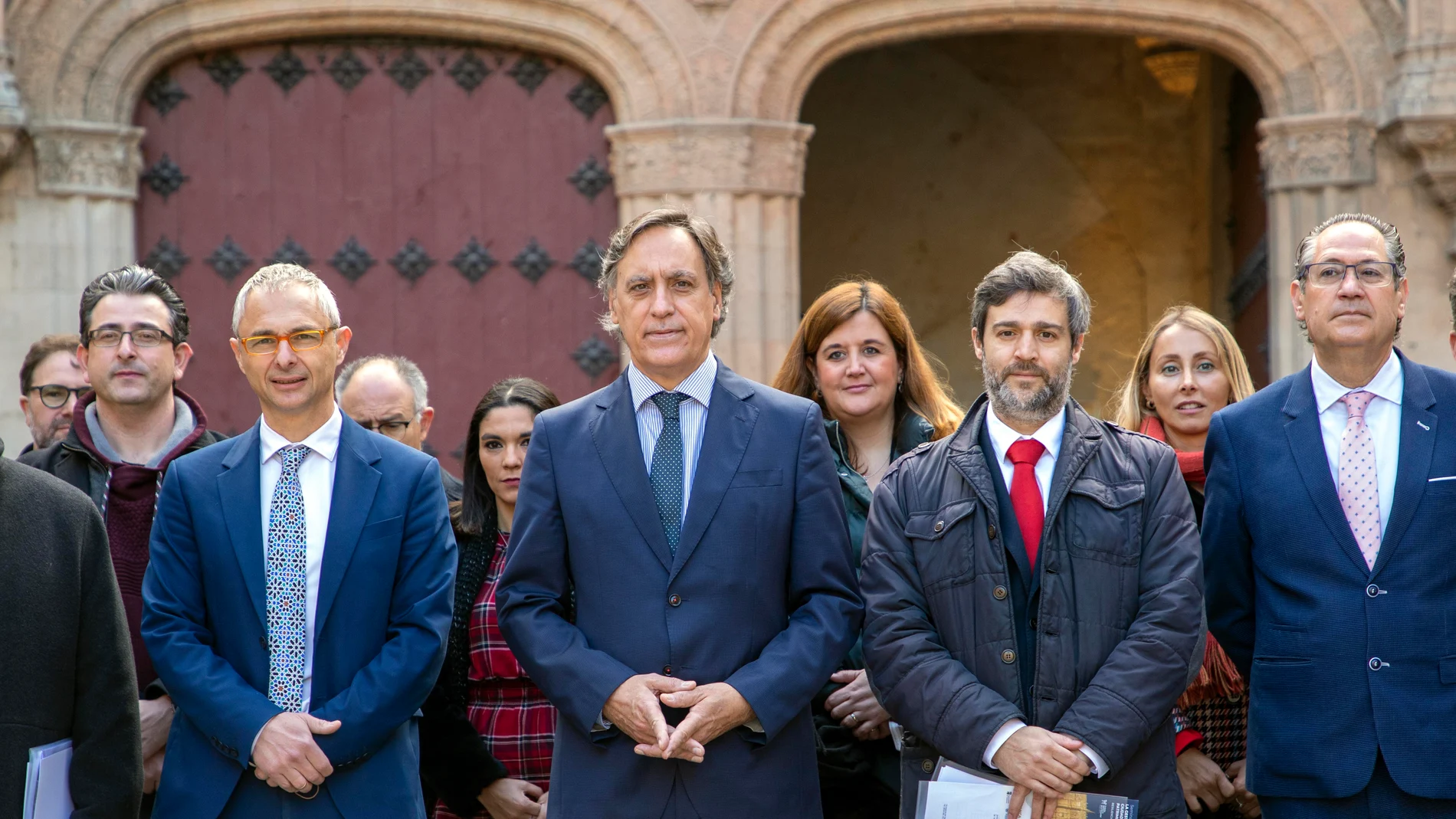 El presidente del Grupo de Ciudades Patrimonio y alcalde de Salamanca, Carlos García Carbayo; y el rector Ricardo Rivero, antes de celebrar las jornadas