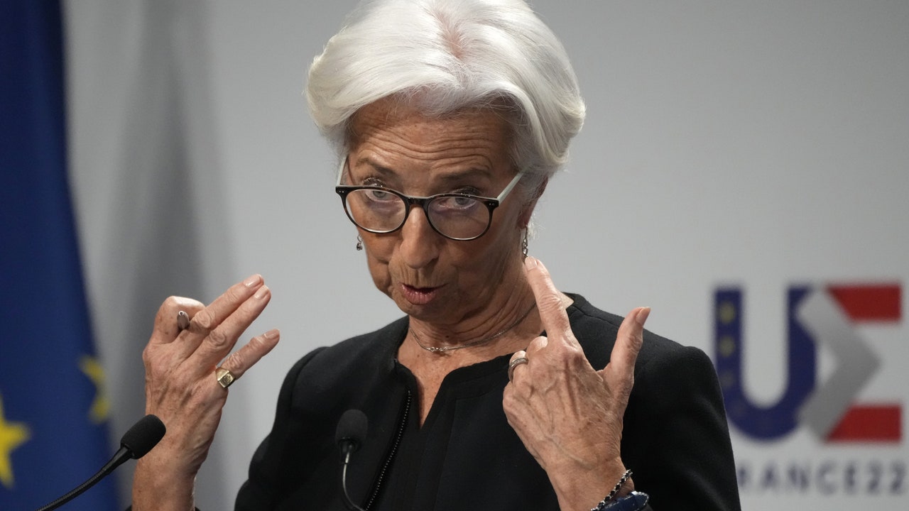 The ECB is not influenced by the financial panic and raises interest rates another half a point to 3.5%