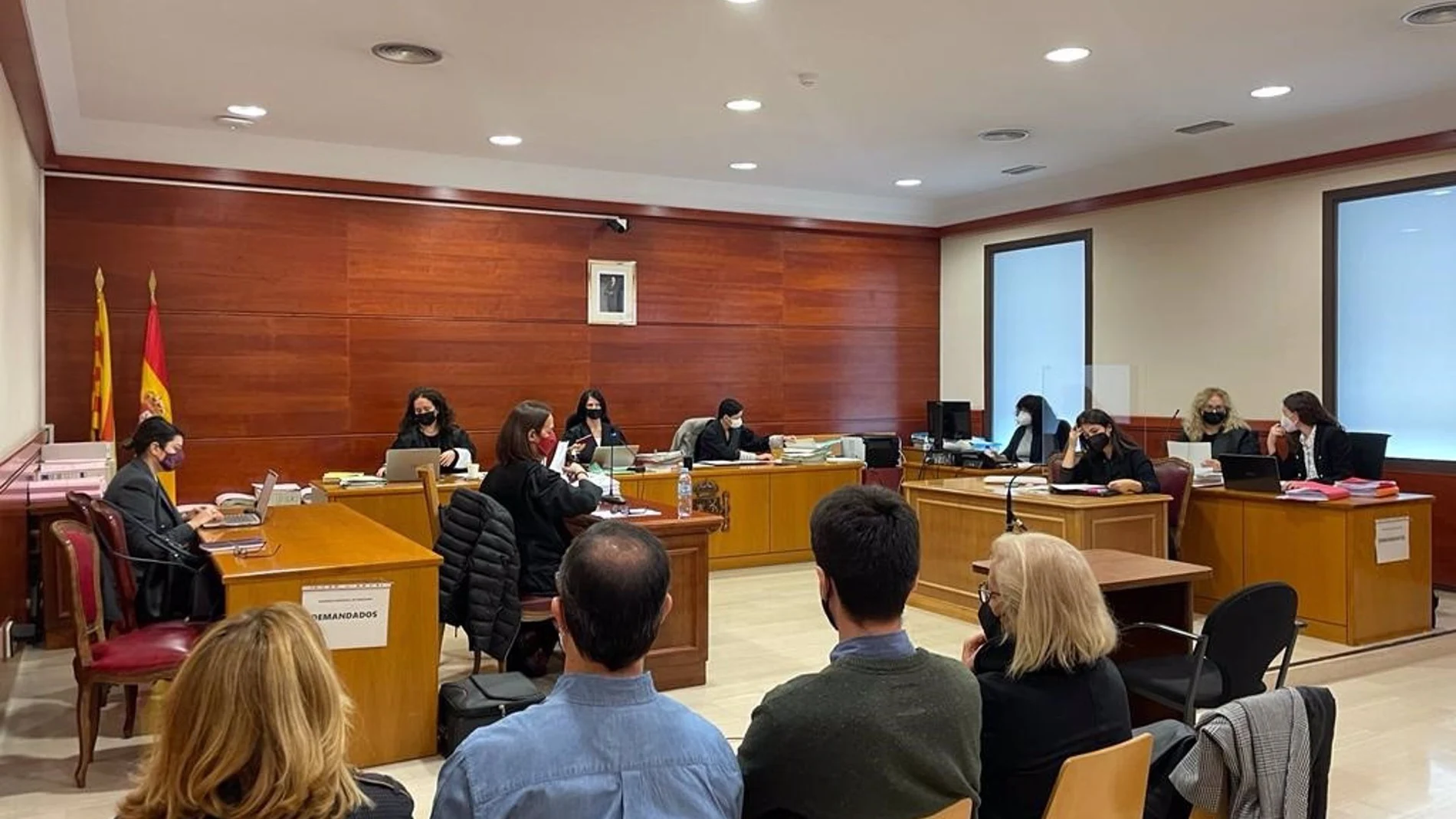 Imagen de la sesión de juicio de este jueves en la sección 1 de la Audiencia de Barcelona. Un técnico de licencias del distrito de Ciutat Vella del Ayuntamiento de Barcelona acusado de presunta concesión fraudulenta de licencias de pisos turísticos entre 2005 y 2009 ha negado irregularidades en la tramitación de esos pisos. POLITICA