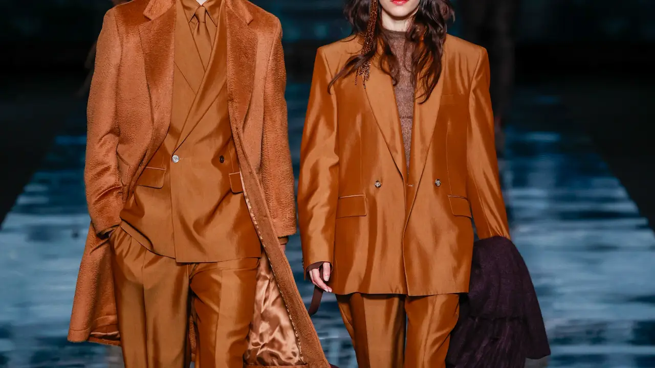 Modelos con creaciones de Pedro del Hierro en la pasarela de la colección durante la Pasarela Cibeles Mercedes-Benz Fashion Week Madrid 2022 en Madrid, el jueves 10 de marzo de 2022.