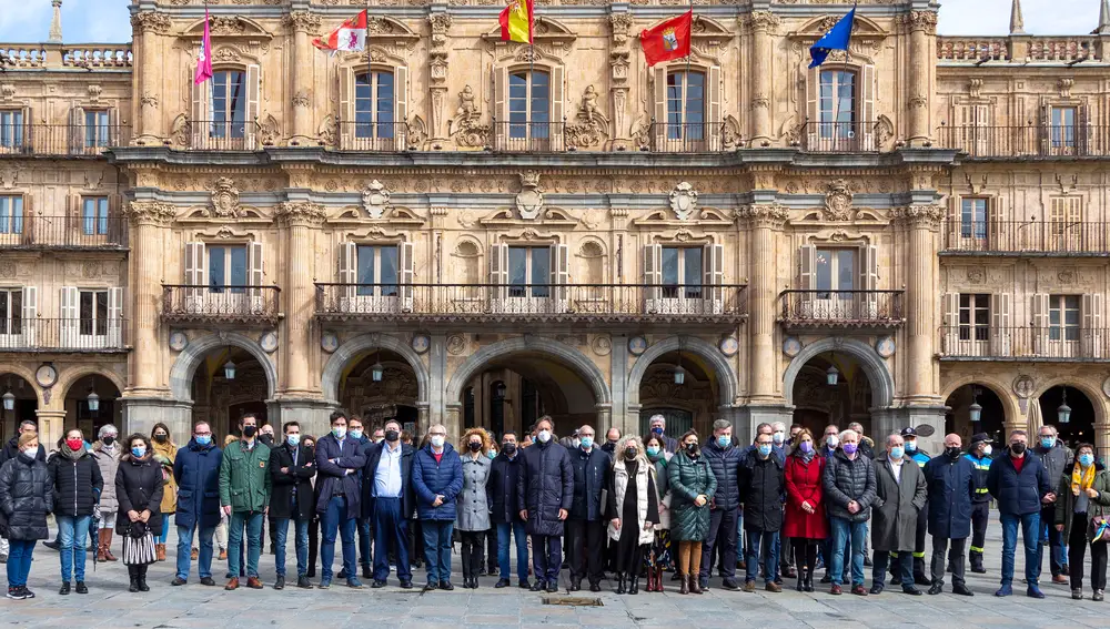 El Ayuntamiento de Salamanca se adhiere a la celebración del aniversario del '11M' y a la conmemoración del Día Europeo de las Víctimas del Terrorismo con una concentración y minuto de silencio acompañando a las Víctimas del Terrorismo de Salamanca