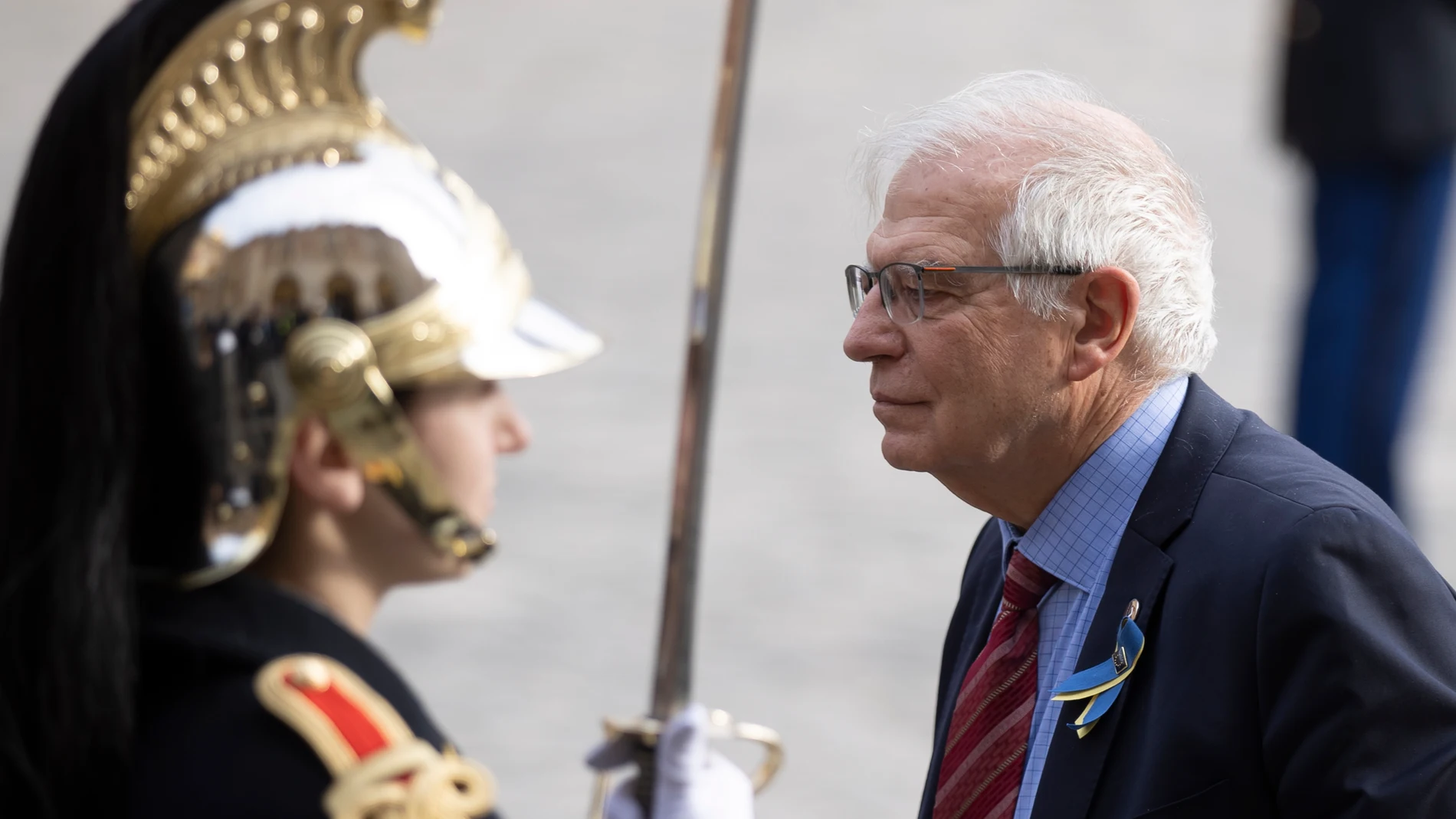 El Alto Representante de la Unión Europea para Asuntos Exteriores y Política de Seguridad, Josep Borrell, llega para asistir a una reunión informal de jefes de Estado de la UE en el Castillo de Versalles