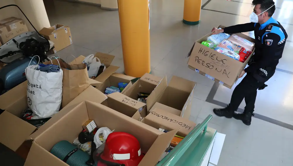 Ayuda humanitaria para Ucrania recogida en el cuartel de la Policía local de Palencia