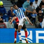 Alexander Isak con la Real Sociedad.