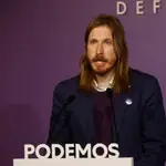 MADRID, 14/03/2022.- El portavoz de Podemos, Pablo Fernández durante la rueda de prensa ofrecida para tratar asuntos de actualidad, este lunes en Madrid. EFE/Chema Moya