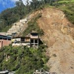 Fotografía del deslizamiento de tierra de un cerro en la localidad Retamas, ubicado en el distrito de Parcoy, en la provincia de Pataz, en la región La Libertad en Lima (Perú).