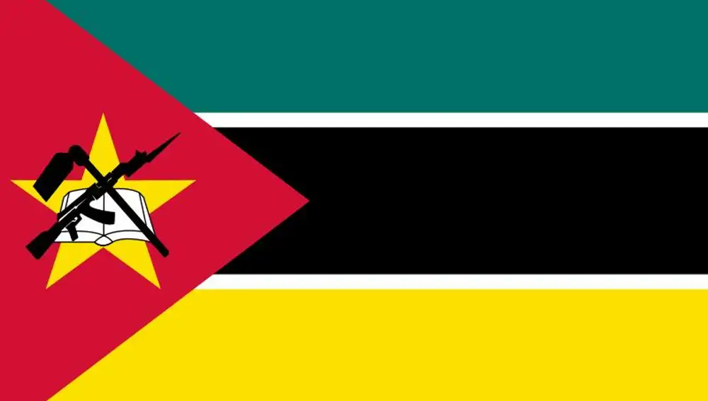 Bandera de Mozambique, la única enseña nacional que incluye un fusil de asalto moderno | Fuente: Dominio Público