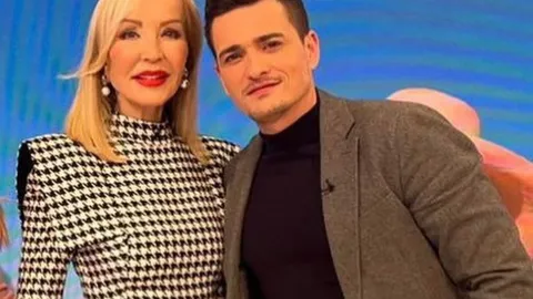Carmen Lomana con vestido de 'IQ Collection'.