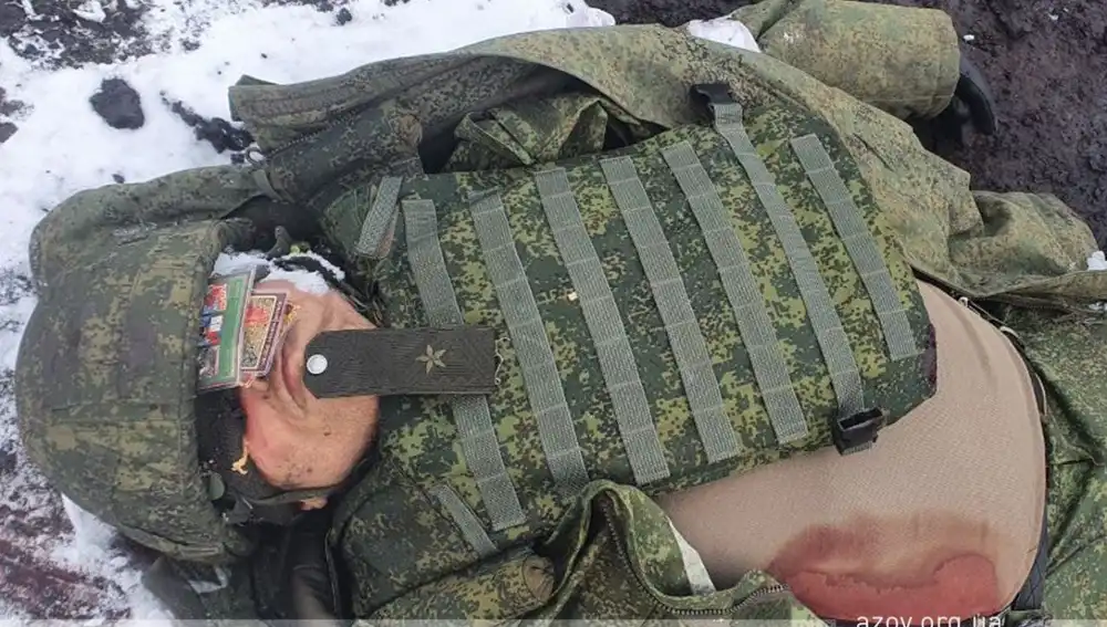 El batallón Azov publicó en su canal de Telegram esta foto del supuesto cadáver del general ruso Mityaev, comandante de la 150ª División de Fusileros Motorizados del Ejército Ruso