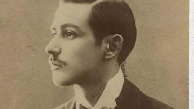 Fotografía de un jovencísimo Juan Ramón Jiménez que ilustra la portada de "Diario íntimo"