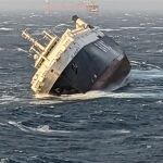 El buque de carga Al Salmy 6 naufragó a 30 millas de la costa de Irán