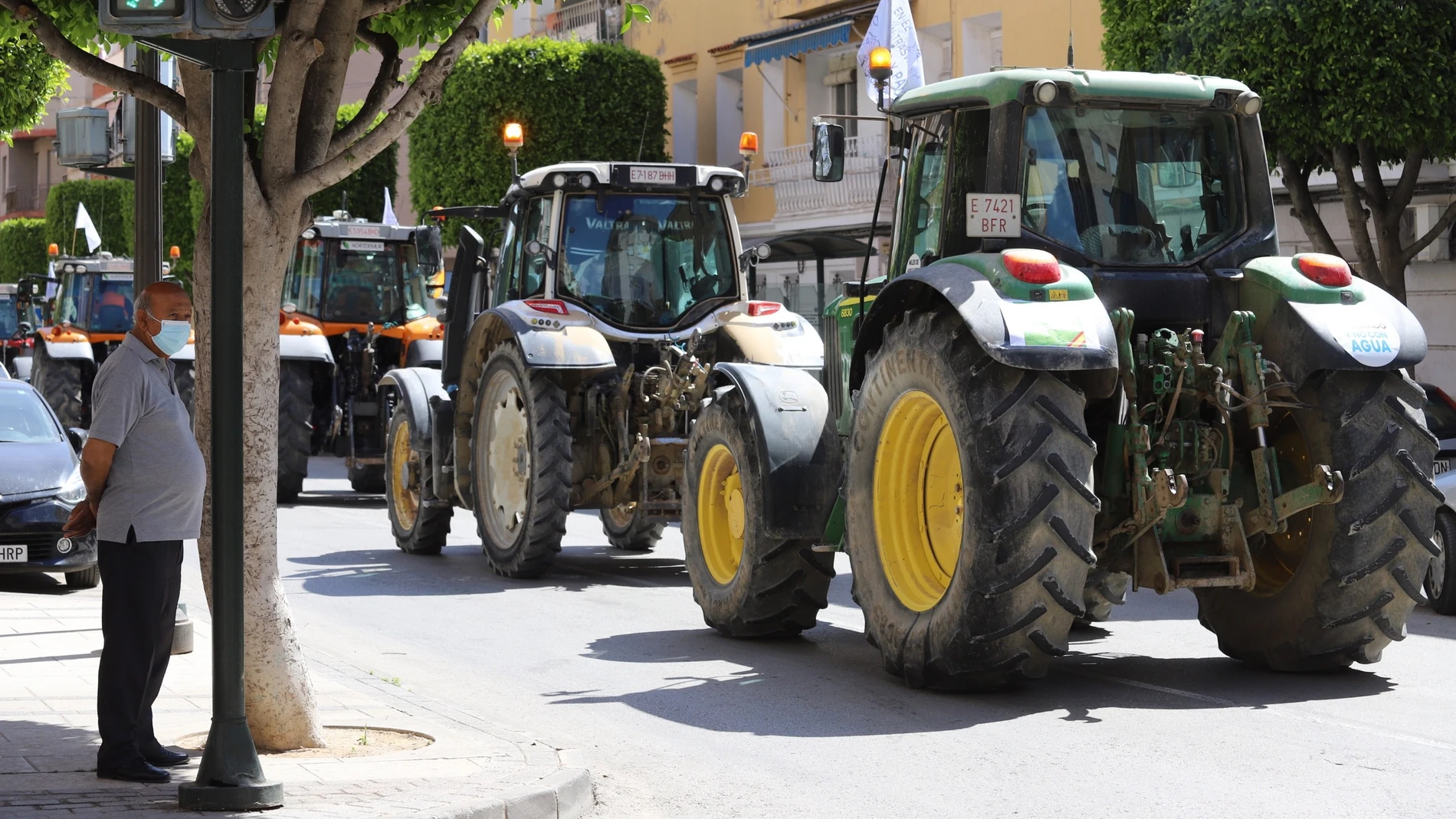 El sector agrario murciano acude hoy a la manifestación nacional para exigir la aplicación de medidas urgentes ante la «asfixia» del campo
