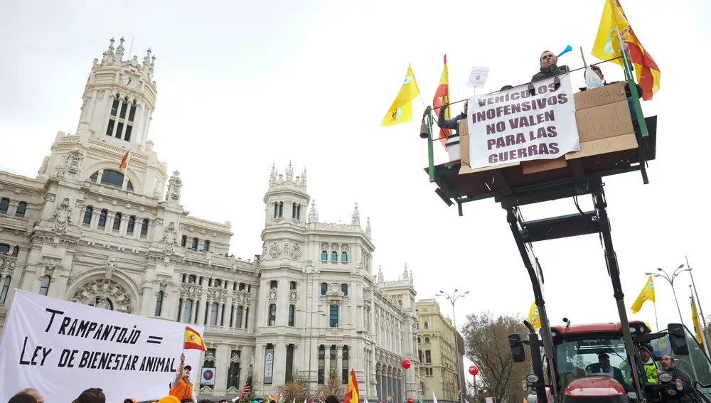 MADRID, 22/03/2022.- Manifestación por la defensa del campo español este domingo en Madrid. EFE/Luca Piergiovanni