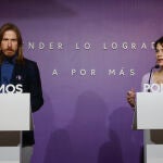 Los portavoces de Podemos Isa Serra y Pablo Fernández comparecen en rueda de prensa para hablar de la actualidad política