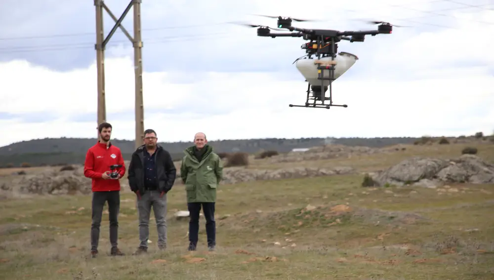 Puesta en marcha del dron de Iberdrola en Muelas del Pan