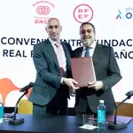 Los presidentes de la RFEF, Luis Rubiales, y de la ONCE, Miguel Carballeda, firman un acuerdo para colaborar en la integración laboral de personas con discapacidad