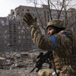 Un soldado ucraniano en la defensa de Mariupol