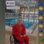 Tres récords absolutos de la nadadora burgalesa en Cádiz
