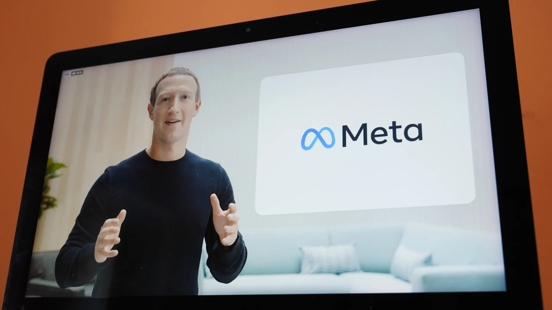 Mark Zuckerberg durante el último Connect en el que anunció la apuesta de la compañía por el metaverso y el dispositivo que ahora se ha filtrado en Internet.