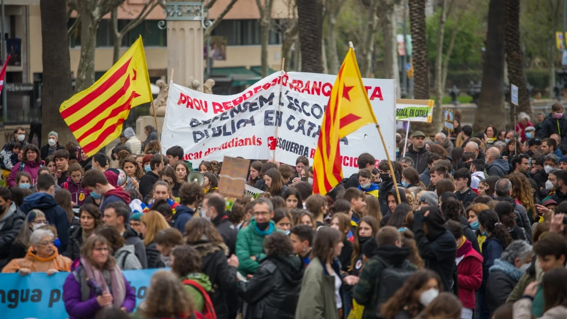 Manifestación en la huelga estudiantil y docente contra la sentencia del 25% de castellano LORENA SOPENA - EUROPA PRESS 23/03/2022