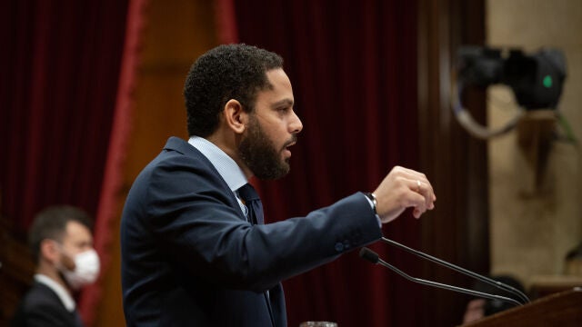 El líder de Vox en el Parlament, Ignacio Garriga, la sesión de hoy está marcada por el debate sobre las medidas urgentes y estructurales del Govern relativas a la energía y sobre las medidas adoptadas ante los efectos de la guerra en Ucrania en el sector industrial y empresarial. Asimismo, retoman la explicación del president de la Generalitat sobre los cambios en la cúpula de los Mossos d'Esquadra y en la Comisaría General de Investigación Criminal. 23 MARZO 2022 David Zorrakino / Europa Press 23/03/2022