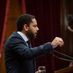 El líder de Vox en el Parlament, Ignacio Garriga, la sesión de hoy está marcada por el debate sobre las medidas urgentes y estructurales del Govern relativas a la energía y sobre las medidas adoptadas ante los efectos de la guerra en Ucrania en el sector industrial y empresarial. Asimismo, retoman la explicación del president de la Generalitat sobre los cambios en la cúpula de los Mossos d'Esquadra y en la Comisaría General de Investigación Criminal. 23 MARZO 2022 David Zorrakino / Europa Press 23/03/2022