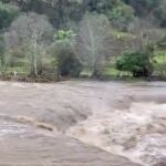 Desbordamientos y cortes de vías en Genalguacil por las lluvias. TWITTER ALCALDE GENALGUACIL