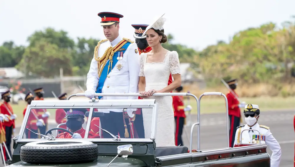 Los duques de Cambridge durante su polémica visita a Jamaica
