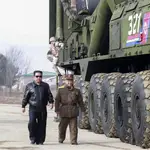 El líder de Corea del Norte, Kim Jong Un, protagonizó un vídeo al estilo de Hollywood para supervisar el último lanzamiento de misiles de Pyongyang