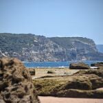 En las arenas del Cabo de Trafalgar están las piedras que llegaron con el tsunami de 1755