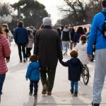 Imagen de gente mayor en Madrid. Tercera edad, jubilados.