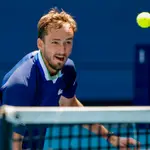  Medvedev gana a Murray en Miami y pone en duda su presencia en Wimbledon por la guerra
