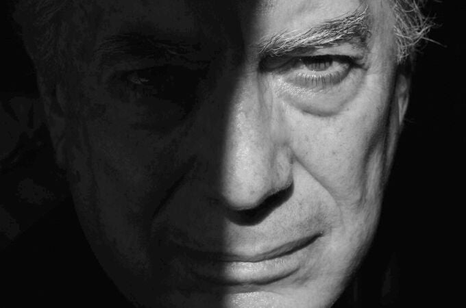 El escritor peruano Vargas Llosa