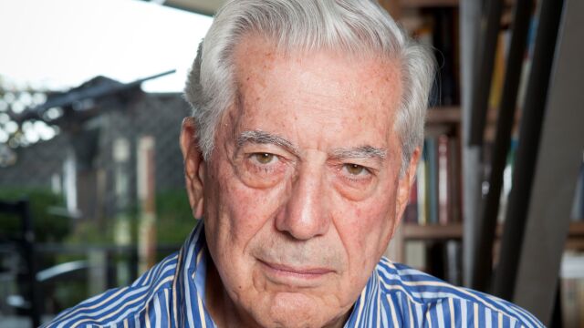 El escritor Mario Vargas Llosa