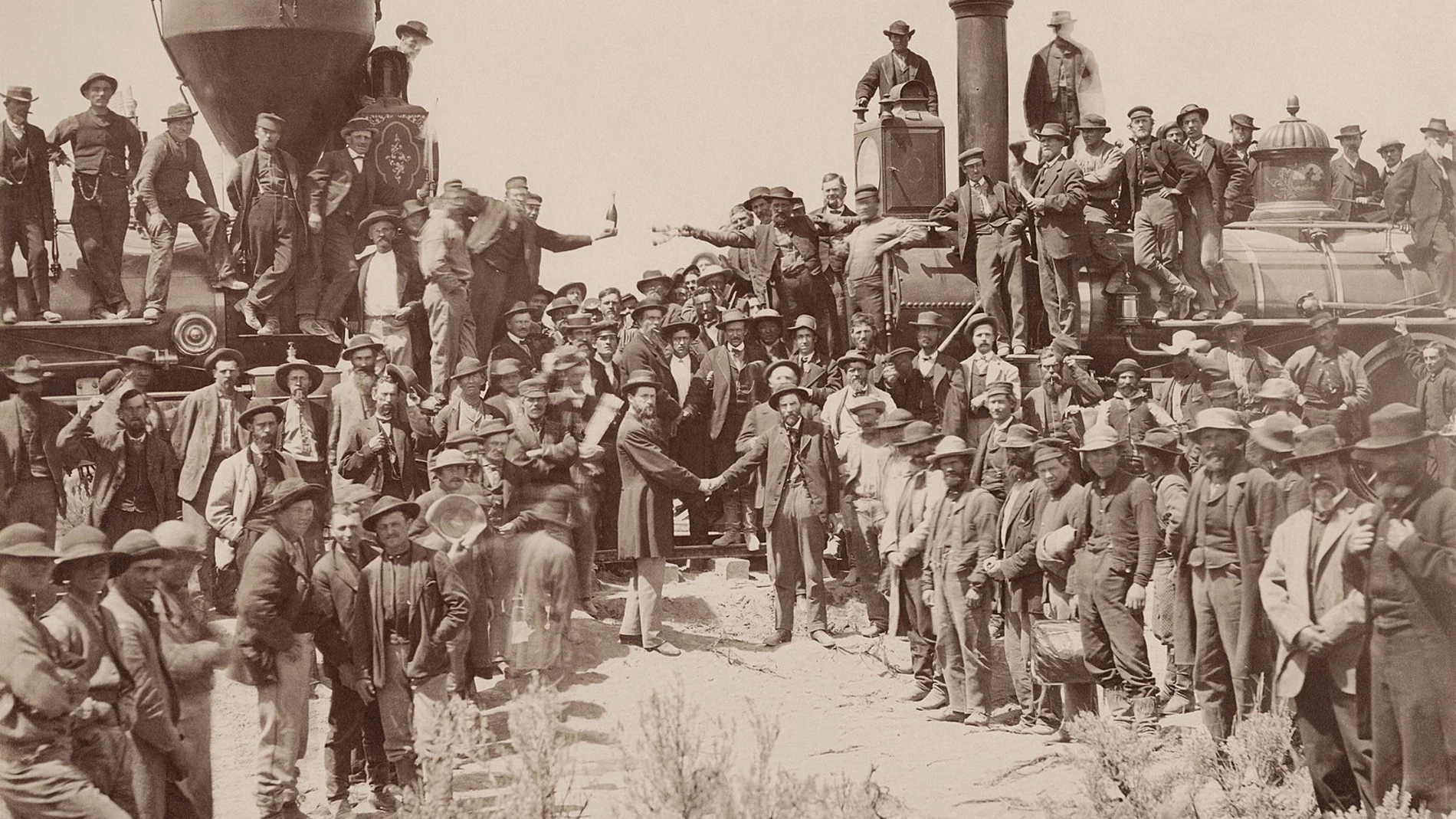 Ceremonia del Clavo de Oro en Promontory, Utah, el 10 de mayo de 1869, símbolo de la finalización de las obras de construcción de la primera vía férrea transcontinental de los Estados Unidos.