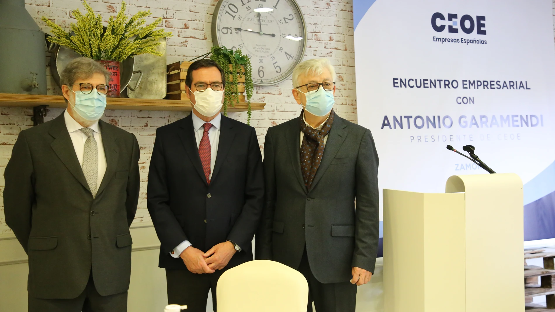 Antonio Garamendi, junto a Santiago Aparicio, mantiene un encuentro con empresarios en Zamora