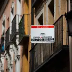 Cartel de &quot;En venta&quot; en una vivienda en Madrid