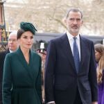Los Reyes durante lo actos de funeral del Duque de Edimburgo en el mes de marzo
