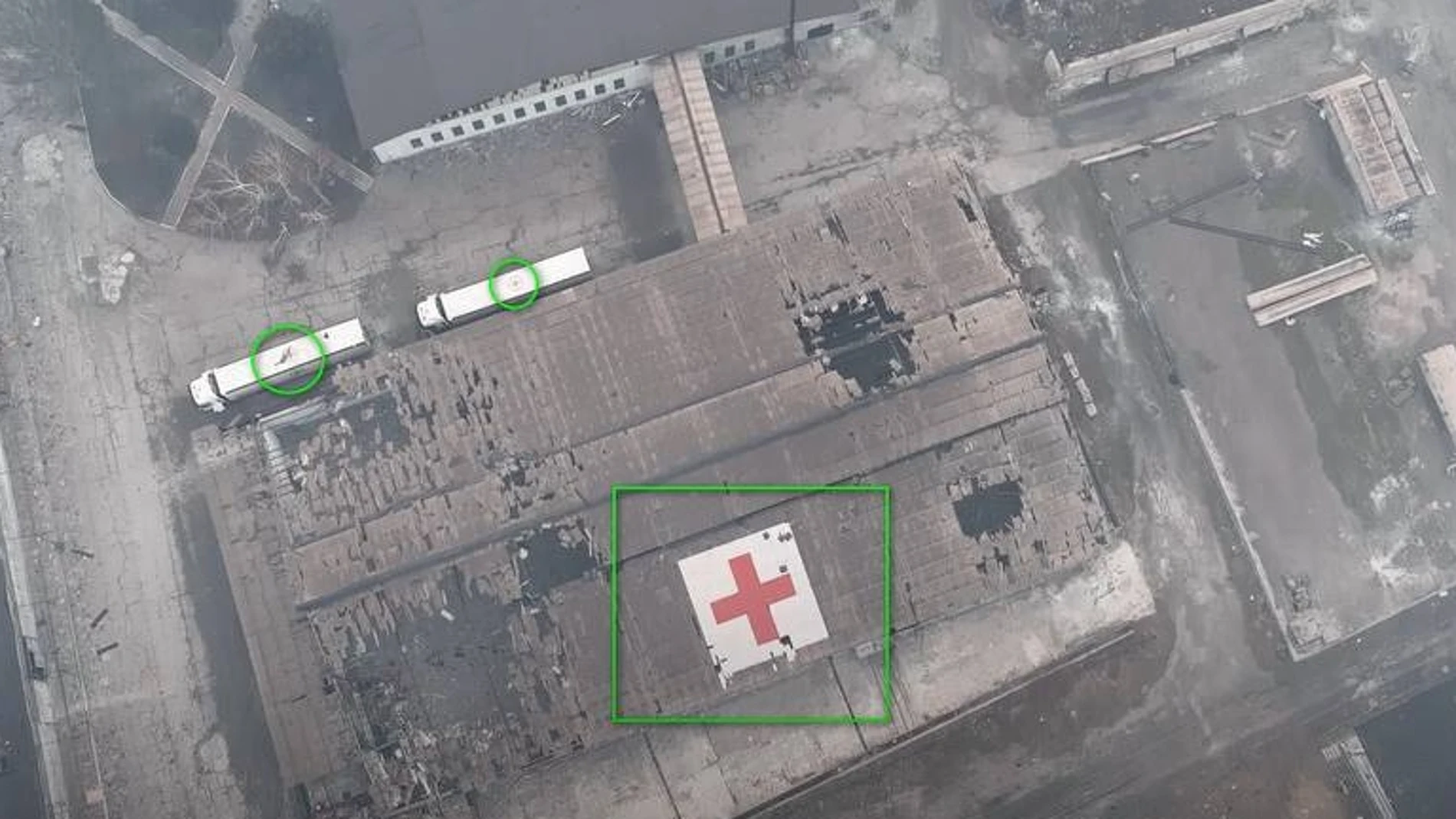 Edificio de la Cruz Roja destruido en Mariupol por ataques rusos