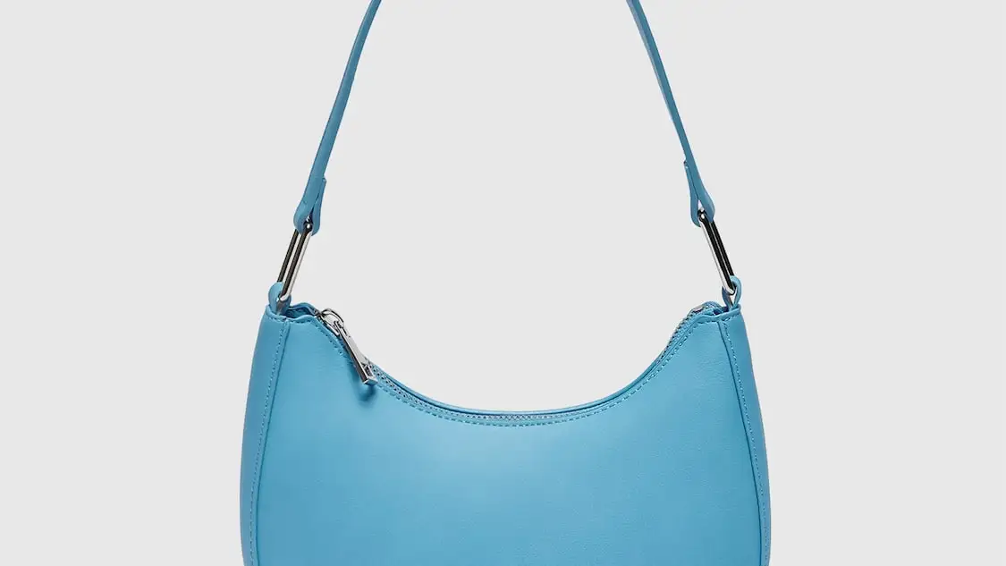 Bolso mini azul.