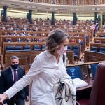 La actual portavoz del Grupo Popular y coordinadora general del partido en este periodo de transición, Cuca Gamarra, antes del pleno sobre vacunas