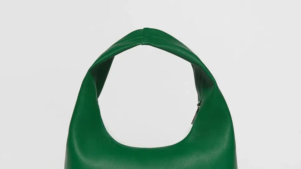 Bolso mini verde.