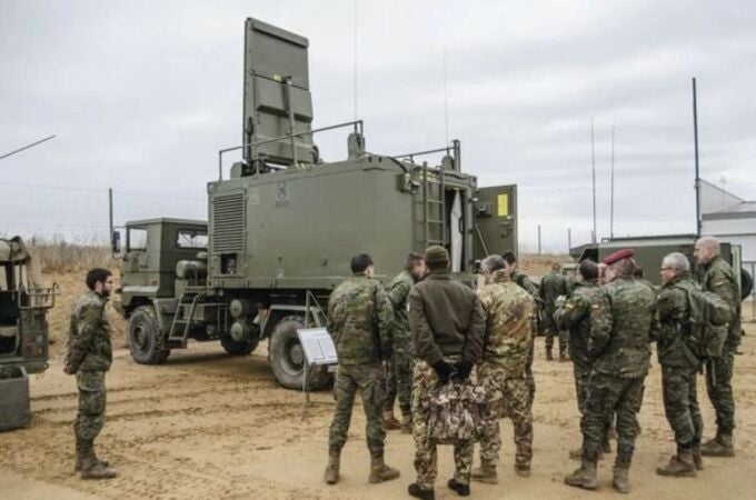 Imagen del sistema de radar Arthur llevado por el Ejército español a Letonia