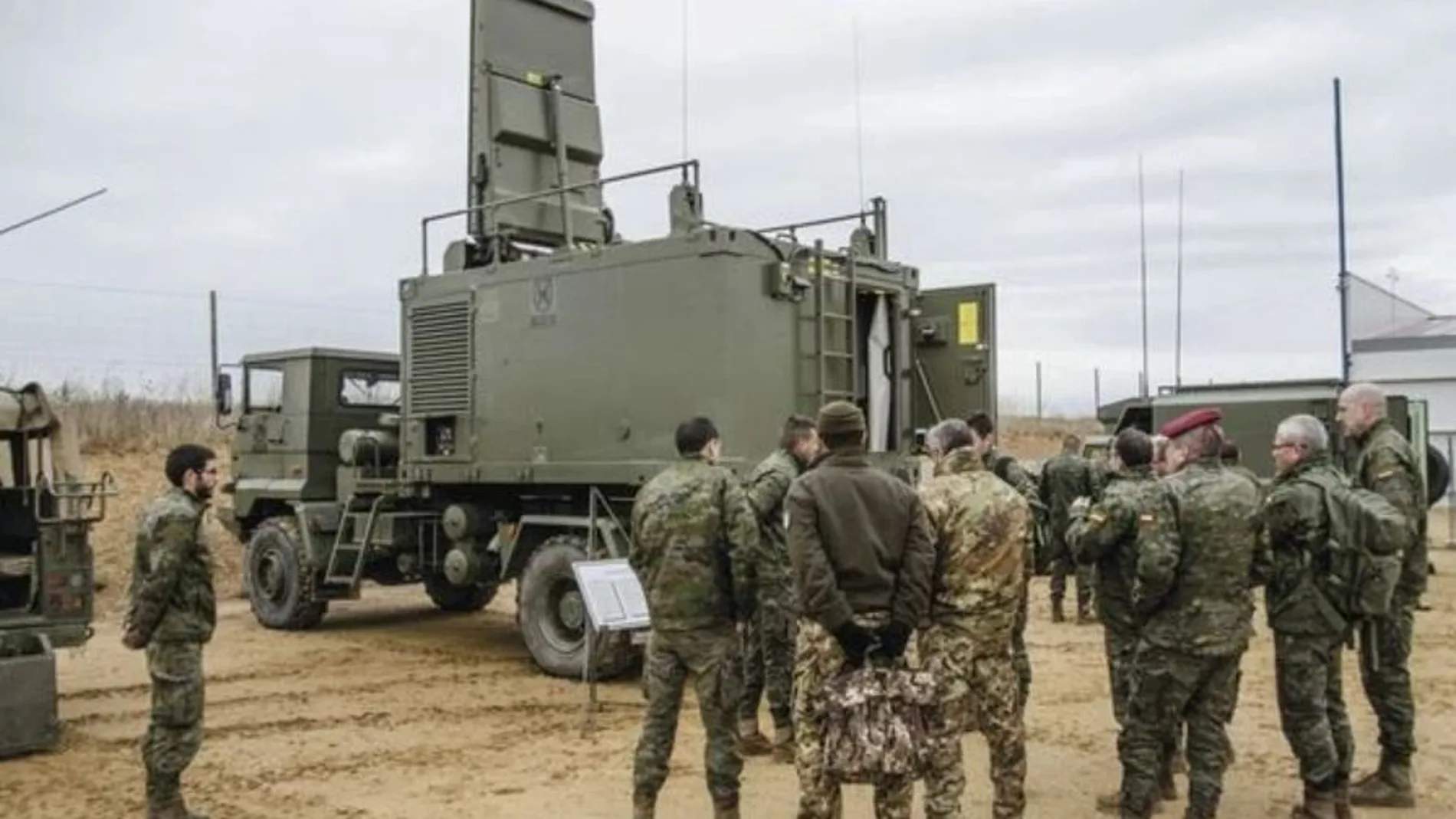Imagen del sistema de radar Arthur llevado por el Ejército español a Letonia